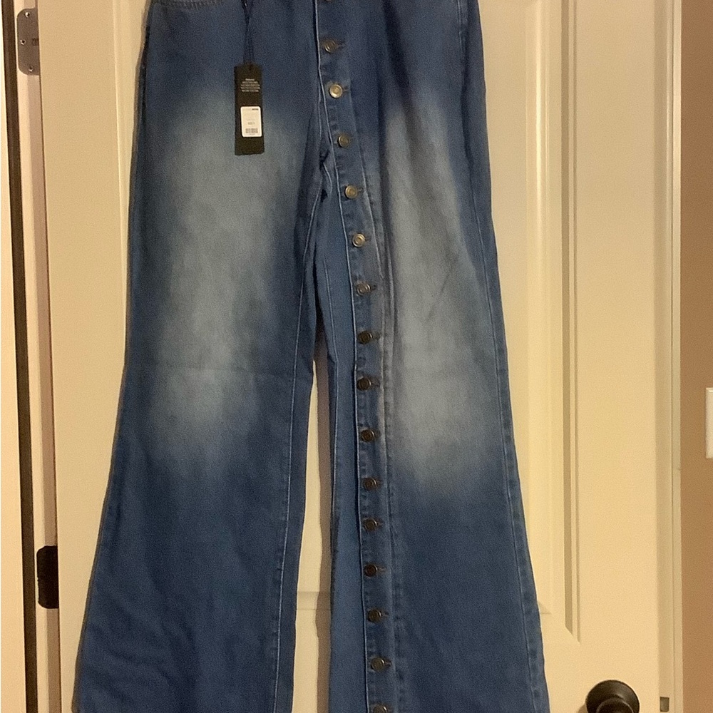 Fashion Nova Button-Front Bootcut Jeans in Light Blue Wash